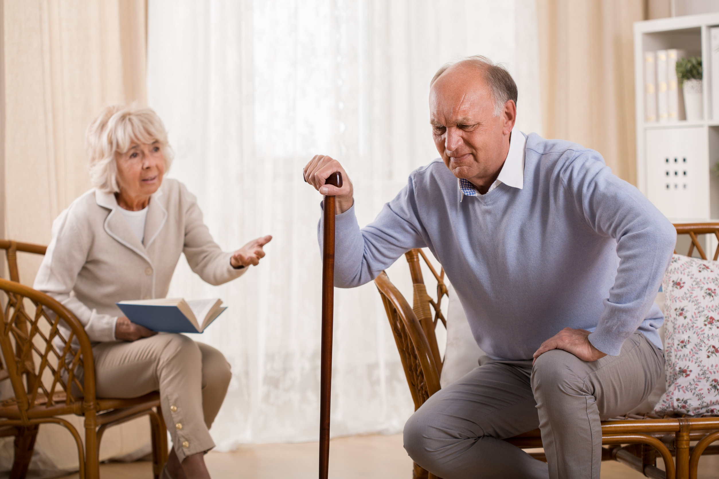 Read more about the article When Is It Necessary to Have Hip and Knee Pain be Evaluated?