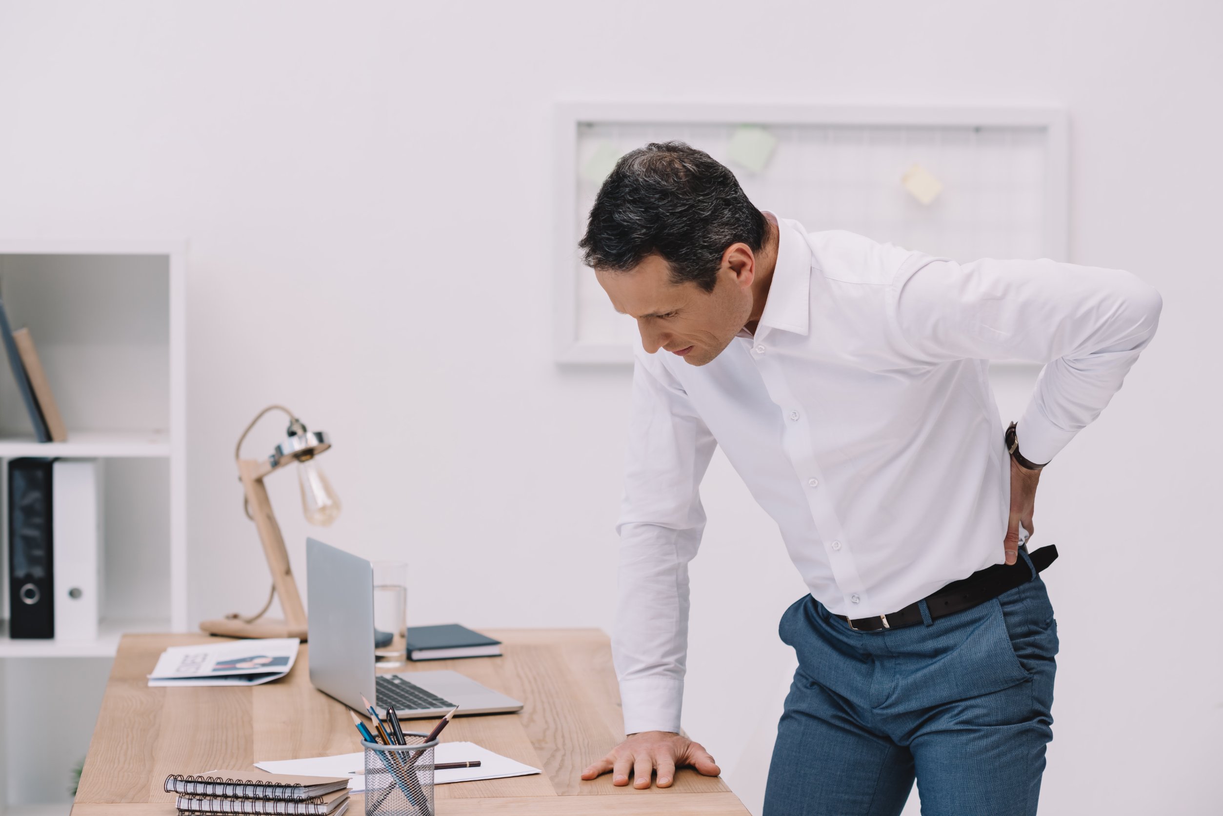 Read more about the article The Ways Hip Pain Can Show Up Elsewhere In Your Body